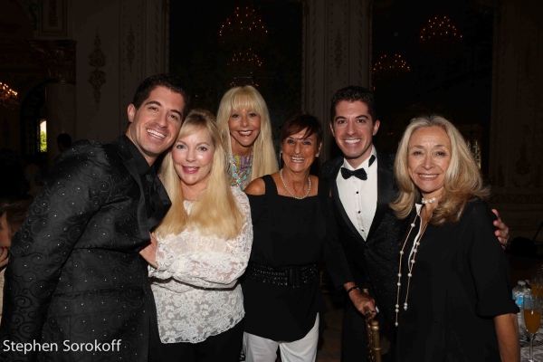 Photo Coverage: Naomi Judd, Will & Anthony Nunziata Honor K-9 Battle Buddies at American Humane Association Image
