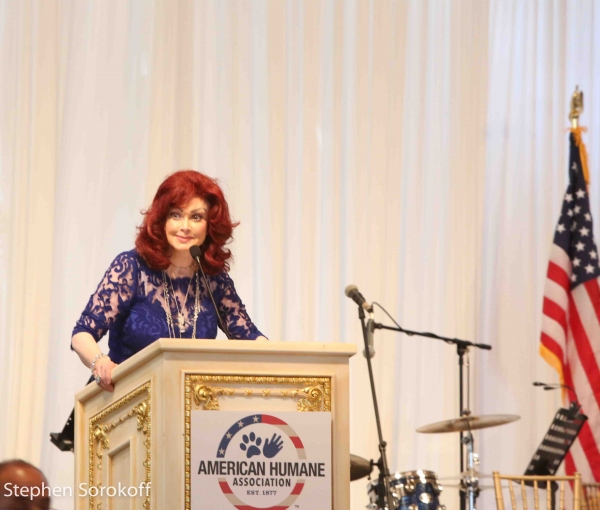 Photo Coverage: Naomi Judd, Will & Anthony Nunziata Honor K-9 Battle Buddies at American Humane Association Image