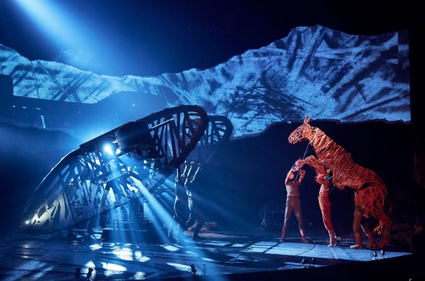 Photo Flash: First Look at New Cast of West End's WAR HORSE Image