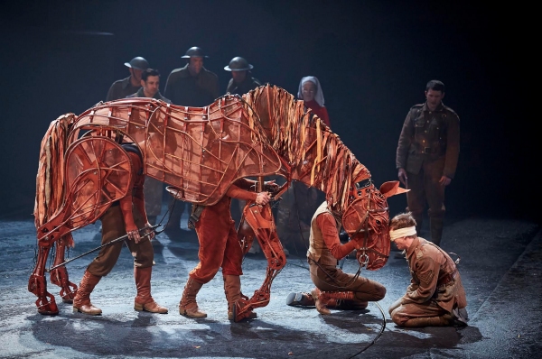 Photo Flash: First Look at New Cast of West End's WAR HORSE Image