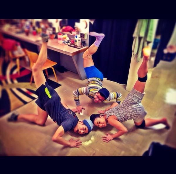 Photo Flash: Saturday Intermission Pics - 4/04 - HONEYMOON IN VEGAS Takes Final #SIP, PIPPIN Cast Hunts Easter Eggs, and More! Image
