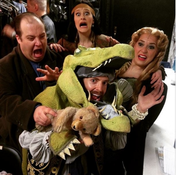 Photo Flash: Saturday Intermission Pics - 4/04 - HONEYMOON IN VEGAS Takes Final #SIP, PIPPIN Cast Hunts Easter Eggs, and More! Image
