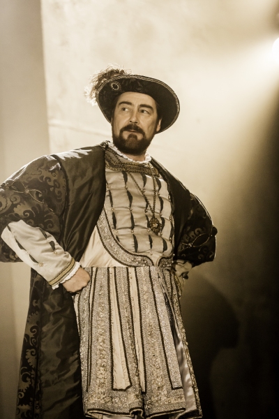 Photo Flash: Welcome to Court- First Look at WOLF HALL: PARTS 1 & 2 on Broadway! Image