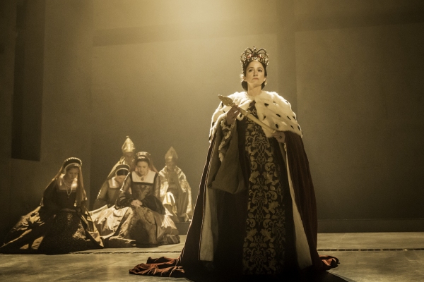 Photo Flash: Welcome to Court- First Look at WOLF HALL: PARTS 1 & 2 on Broadway! Image