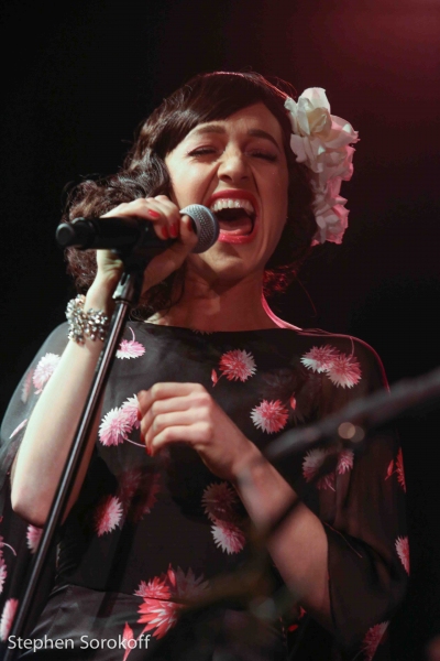 Photo Coverage: Tony Winner Lena Hall Makes Cafe Carlyle Debut! 