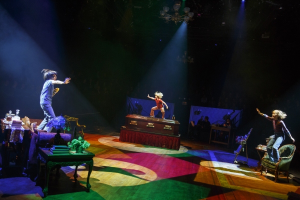 Photo Flash: Meet the Family- First Look at FUN HOME on Broadway! Image