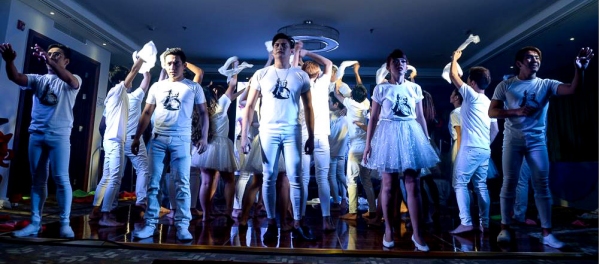 Photos: Philippine Stagers Foundation Accepts BroadwayWorld Awards Image