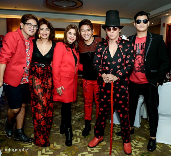 Photos: Philippine Stagers Foundation Accepts BroadwayWorld Awards 