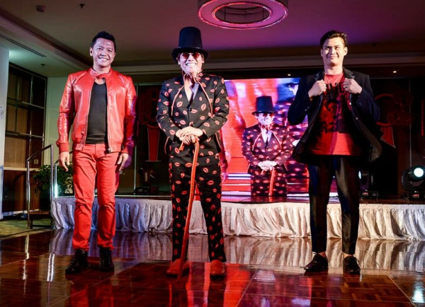Photos: Philippine Stagers Foundation Accepts BroadwayWorld Awards Image