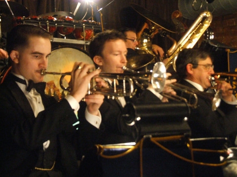 Photo Flash: Adrienne Haan Joins Vince Giordano and the Nighthawks at the Iguana  Image