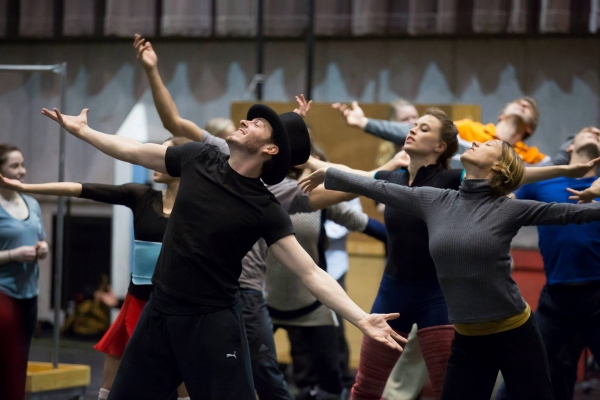 Photo Flash: In Rehearsal for Lyric Opera's CAROUSEL with Laura Osnes and Steven Pasquale! 