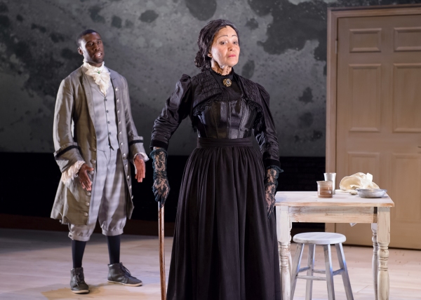 Photo Flash: First Look at AN ISSUE OF BLOOD at Victory Gardens Image