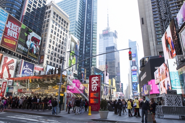 Photo Coverage: Spring is In the Air- Broadway Warms Up for New Season!  Image