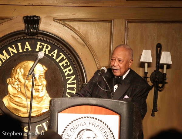 Photo Coverage: Bernadette Peters, Danny Aiello, Mayor David Dinkins & Others Celebrate Irv Welzer at the Friars Image