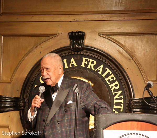Photo Coverage: Bernadette Peters, Danny Aiello, Mayor David Dinkins & Others Celebrate Irv Welzer at the Friars Image