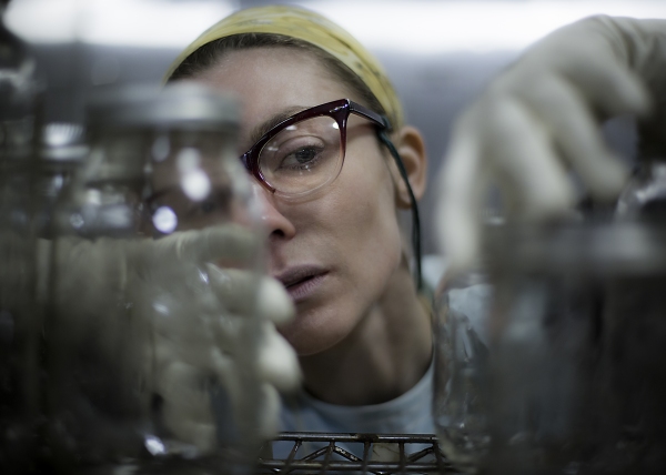 Photo Flash: First Look at Tracy Weller in JARRING Image