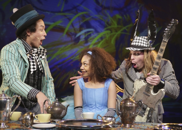 Photo Flash: First Look at 'WONDERLAND' at Chicago Children's Theatre Image