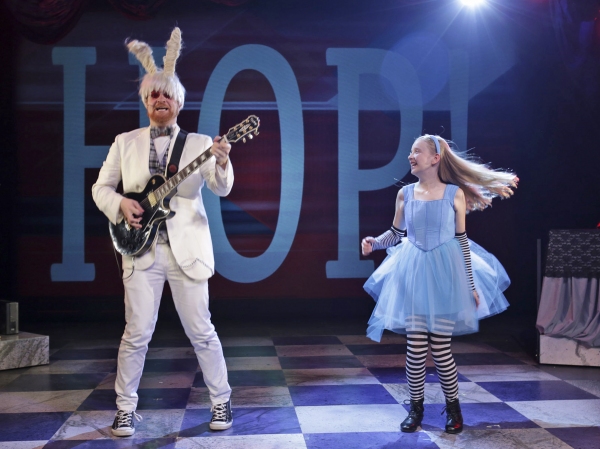 Photo Flash: First Look at 'WONDERLAND' at Chicago Children's Theatre Image