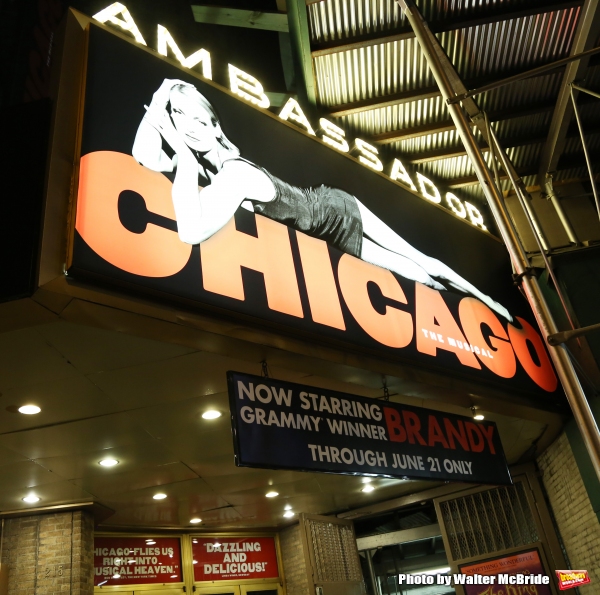 Photo Coverage: Broadway's Newest Murderess, Brandy Norwood, Greets Fans Backstage at CHICAGO! Photo Coverage: Broadway's Newest Murderess, Brandy Norwood, Greets Fans Backstage at CHICAGO! Image