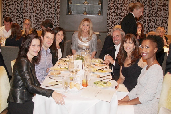 Florencia Lorenzo, Elie Kotrin, Elana Koorin, Iris Smith, Gary Wexler, Nina Wexler an Photo