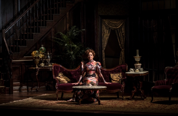 Photo Flash: First Look at Goodman Theatre's THE LITTLE FOXES Image