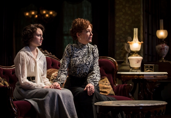 Photo Flash: First Look at Goodman Theatre's THE LITTLE FOXES Image