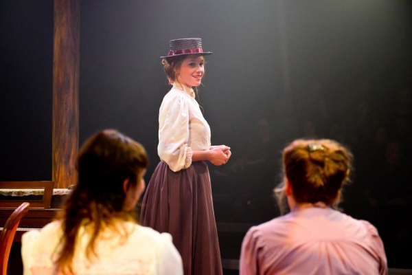Photo Flash: First Look at The Hypocrites' THREE SISTERS Image