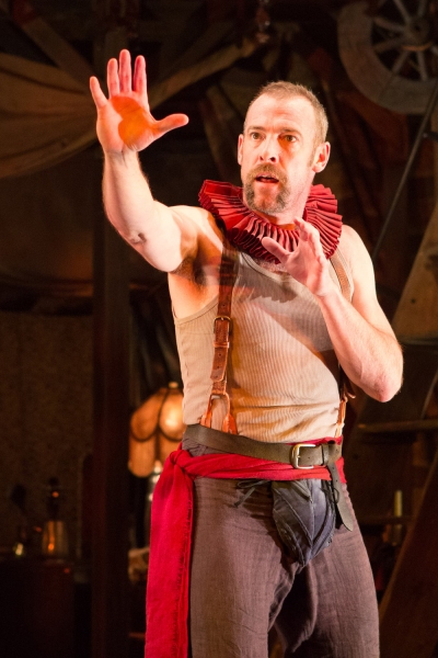 Photo Flash: First Look at Folger Theatre's ROSENCRANTZ AND GUILDENSTERN ARE DEAD Image