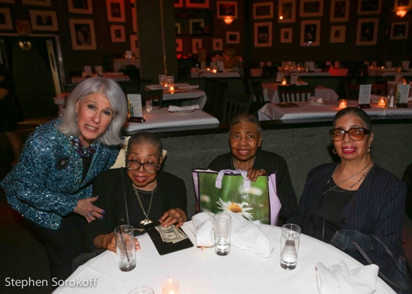 Photo Coverage: Jamie deRoy Brings Her Friends to Broadway at Birdland Image