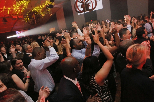 Photo Flash: THE HERD, Gary Sinise and More Help Steppenwolf's Gala 2015 Raise $1.2 Million Image