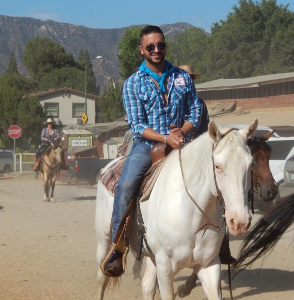 Photo Flash: Saddle Up LA to Host Kick-Off Party at Oil Can Harry's; Look at Last Year's Event Image
