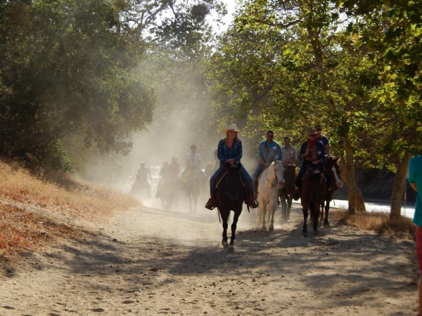 Photo Flash: Saddle Up LA to Host Kick-Off Party at Oil Can Harry's; Look at Last Year's Event Image