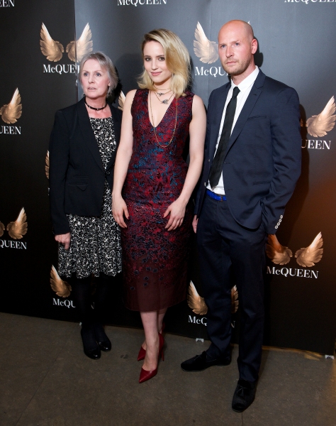 Jannet McQueen, Dianna Agron and Garry McQueen Photo