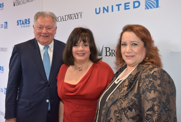Photo Coverage: Hangin' with the Stars of 2015 Stars In The Alley! Image