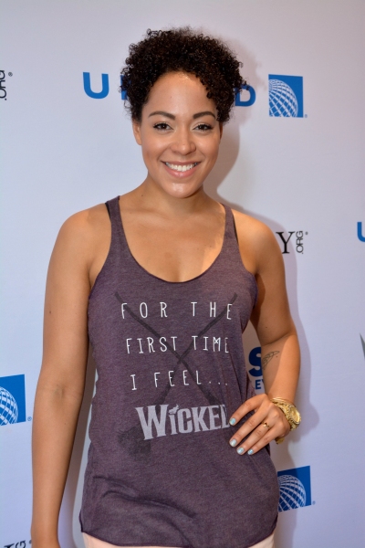 Photo Coverage: Hangin' with the Stars of 2015 Stars In The Alley! Image