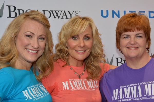 Photo Coverage: Hangin' with the Stars of 2015 Stars In The Alley! Image