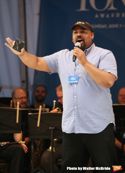 Photo Coverage: Singin' in the Street! Broadway Unites for Another Year of Stars in the Alley - Part One Image