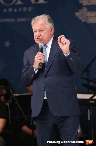 Photo Coverage: Singin' in the Street! Broadway Unites for Another Year of Stars in the Alley - Part One Image
