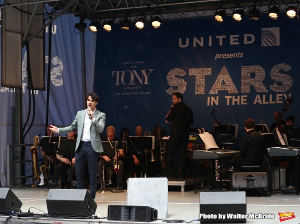 Photo Coverage: Singin' in the Street! Broadway Unites for Another Year of Stars in the Alley - Part One Image
