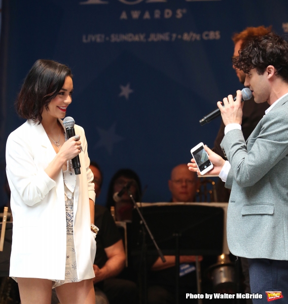 Photo Coverage: Singin' in the Street! Broadway Unites for Another Year of Stars in the Alley - Part One Image