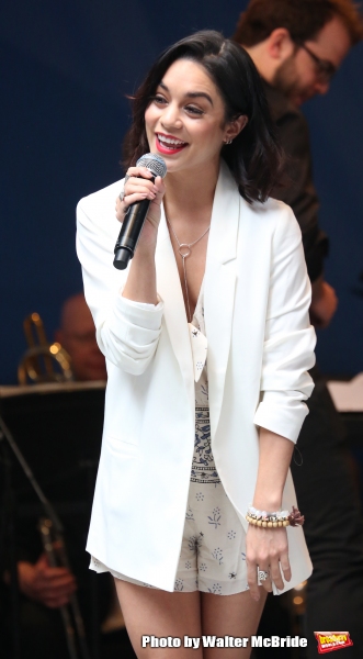 Photo Coverage: Singin' in the Street! Broadway Unites for Another Year of Stars in the Alley - Part One Image