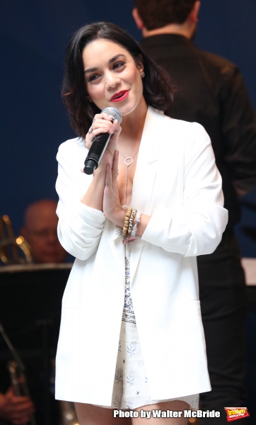 Photo Coverage: Singin' in the Street! Broadway Unites for Another Year of Stars in the Alley - Part One Image