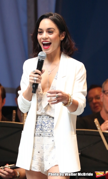 Photo Coverage: Singin' in the Street! Broadway Unites for Another Year of Stars in the Alley - Part One Image