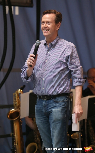 Photo Coverage: Singin' in the Street! Broadway Unites for Another Year of Stars in the Alley - Part One Image