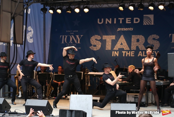 Photo Coverage: Singin' in the Street! Broadway Unites for Another Year of Stars in the Alley - Part One Image