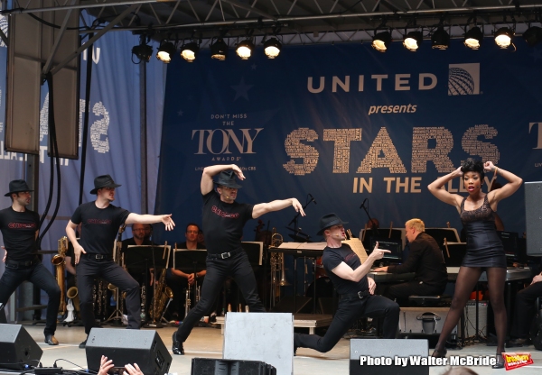Photo Coverage: Singin' in the Street! Broadway Unites for Another Year of Stars in the Alley - Part One Image