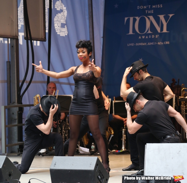 Photo Coverage: Singin' in the Street! Broadway Unites for Another Year of Stars in the Alley - Part One Image