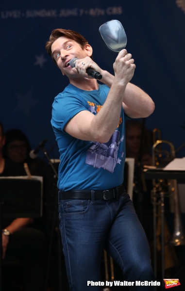 Photo Coverage: Singin' in the Street! Broadway Unites for Another Year of Stars in the Alley - Part Two Image