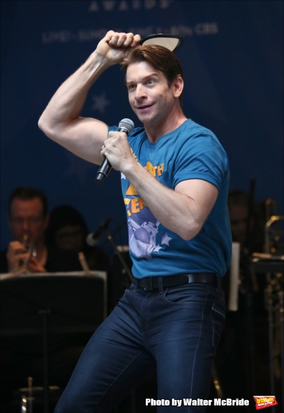 Photo Coverage: Singin' in the Street! Broadway Unites for Another Year of Stars in the Alley - Part Two Image