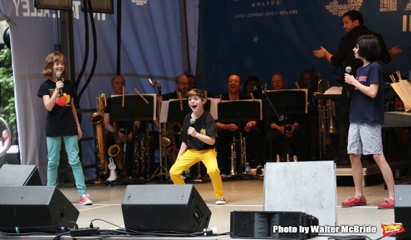 Photo Coverage: Singin' in the Street! Broadway Unites for Another Year of Stars in the Alley - Part Two Image
